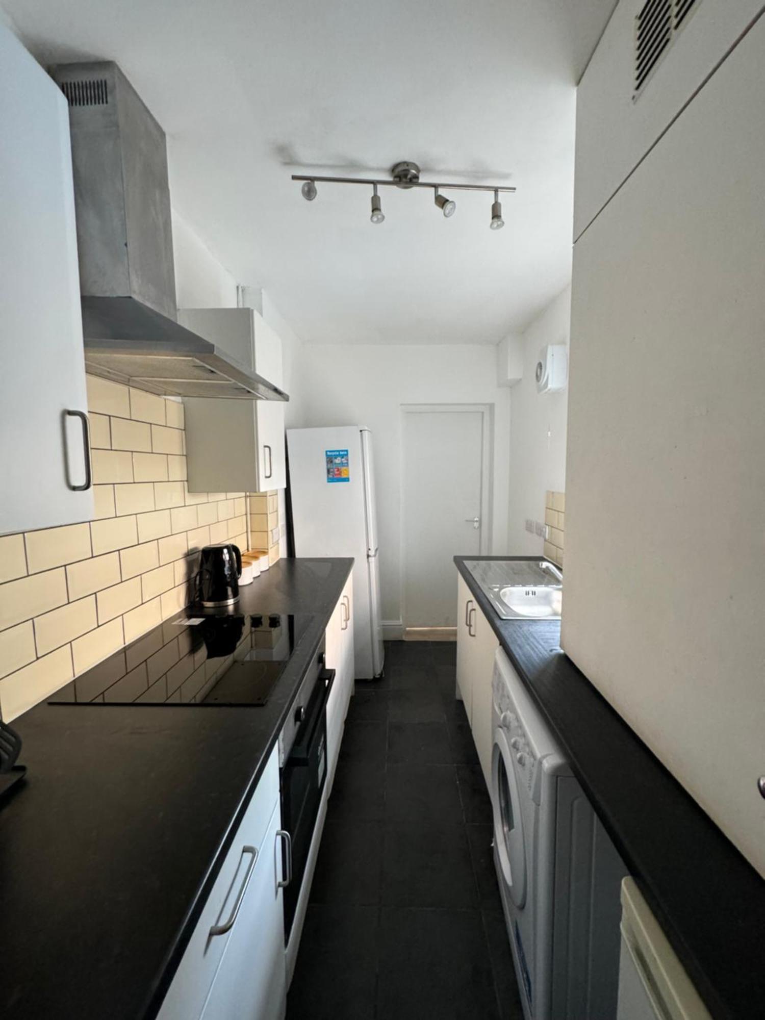 Large 4 Bed Town House - Contactor Gem * Дерби